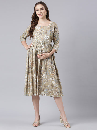 Daisy Green maternity and feeding dress